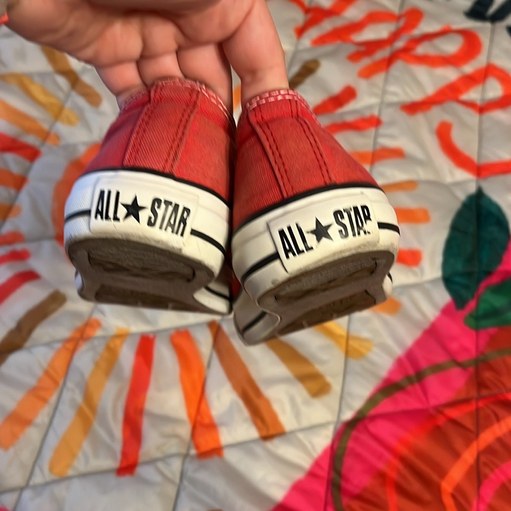 Low Top Converse - Picture 2 of 8